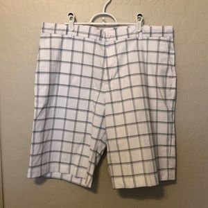 Men’s Nike golf shorts